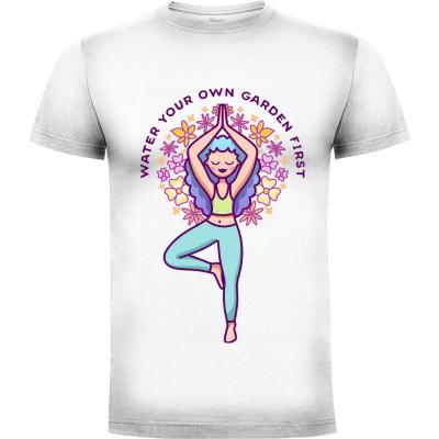 Camiseta Water Your Own Garden First - Camisetas Mujer