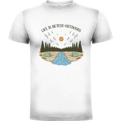 Camiseta Life is Better Outdoors - Camisetas Mangu Studio