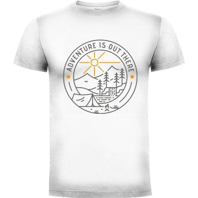 Camiseta Adventure is Out There - 