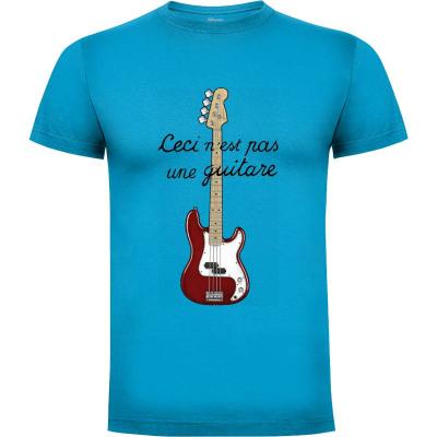 Camiseta Ceci n ´est pas une guitare - Camisetas Andriu
